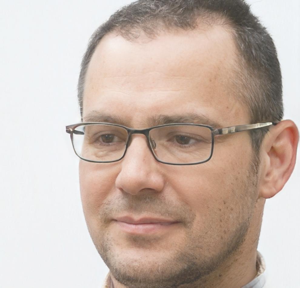 Instructor Carlos Martínez